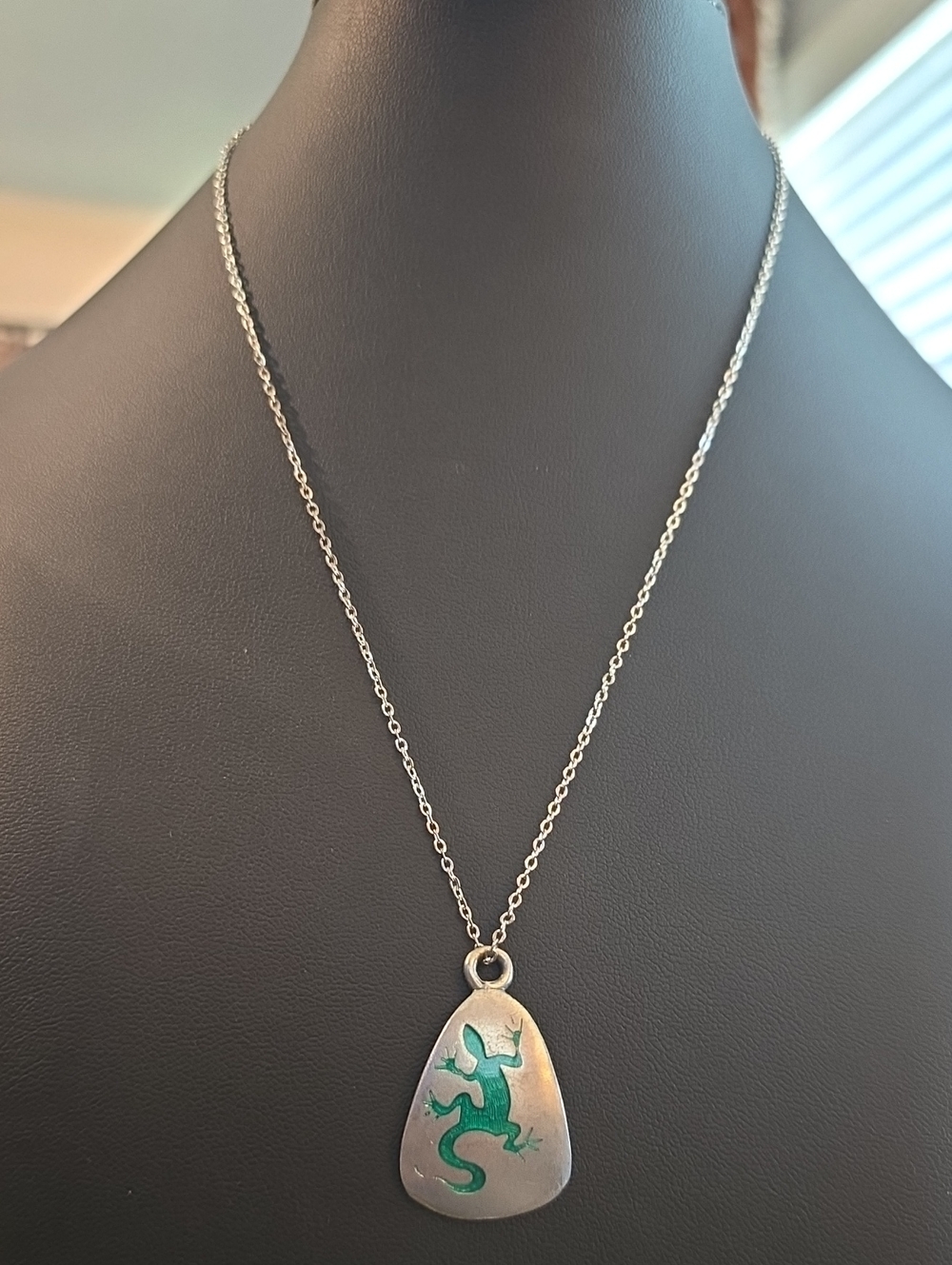 Silver Tone Necklace with Green Lizard Pendant